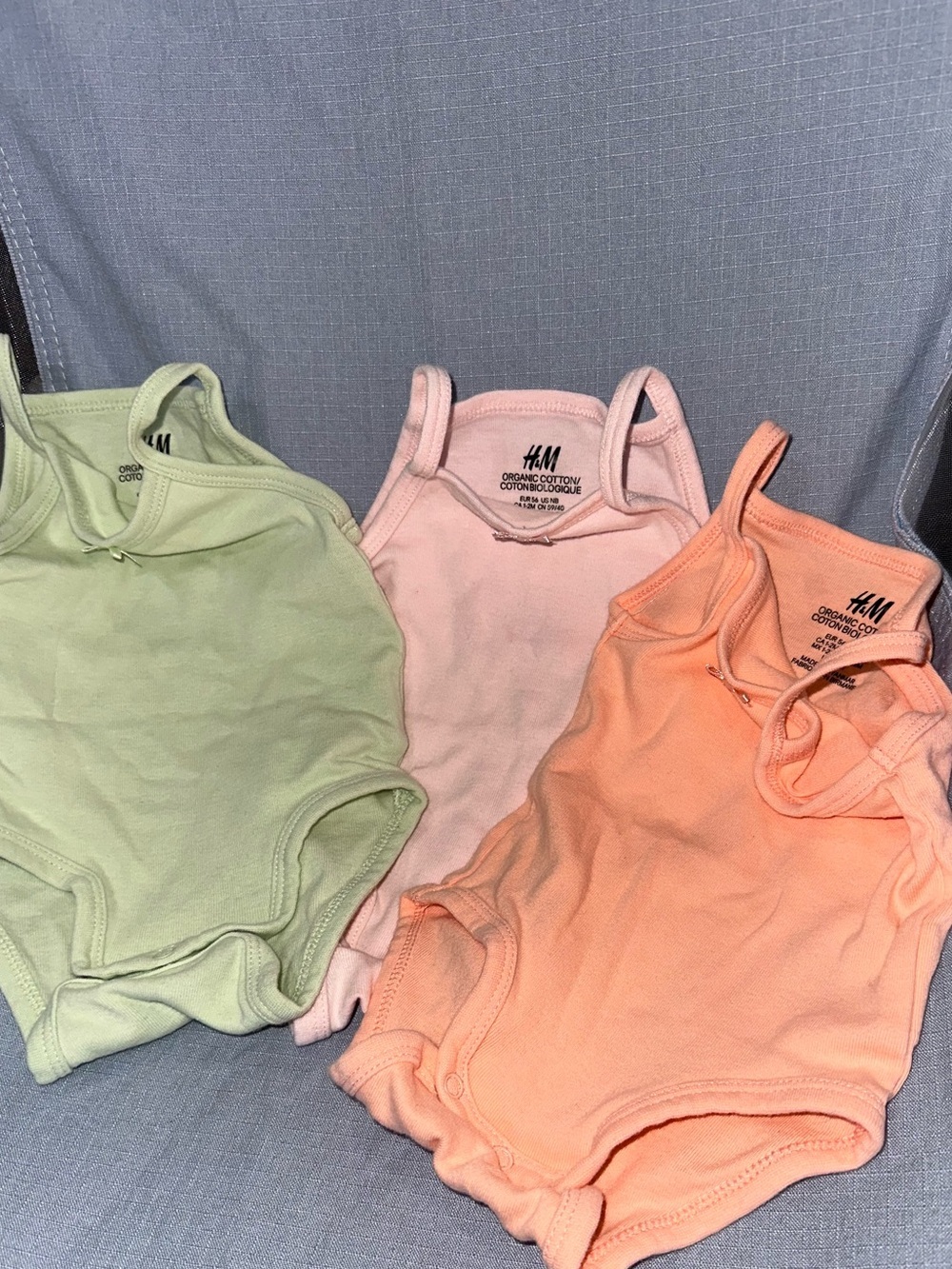 H&M Baby Girl Bodysuit Trio in Mint, pink, and Peach Like New